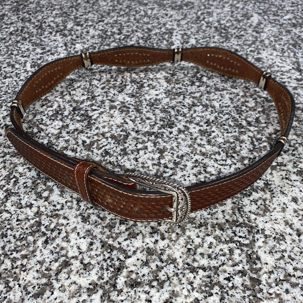 Ariat belt.